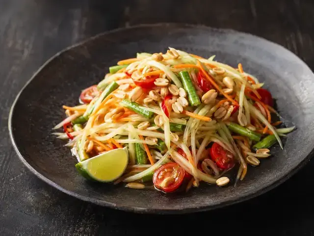Vegan Thai Green Papaya Salad